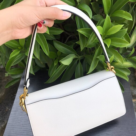 COACH's latest Tabby series envelope bag  Dimensions: 26*15*7.5cm. - Picture 5 of 9